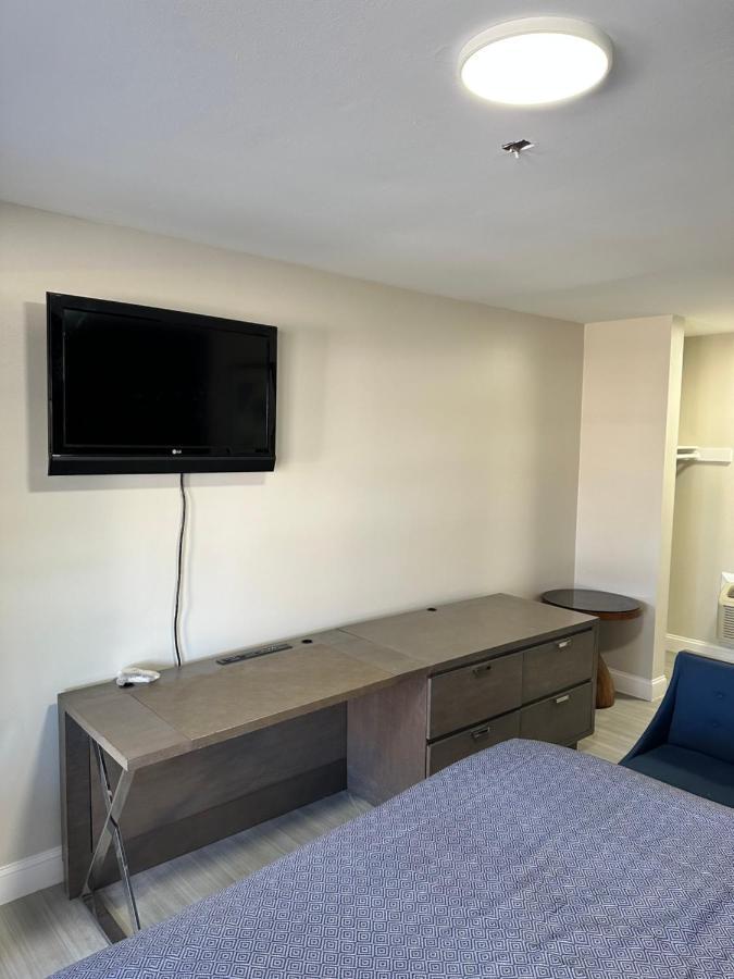 Economy 7 Inn Hampton Exteriör bild